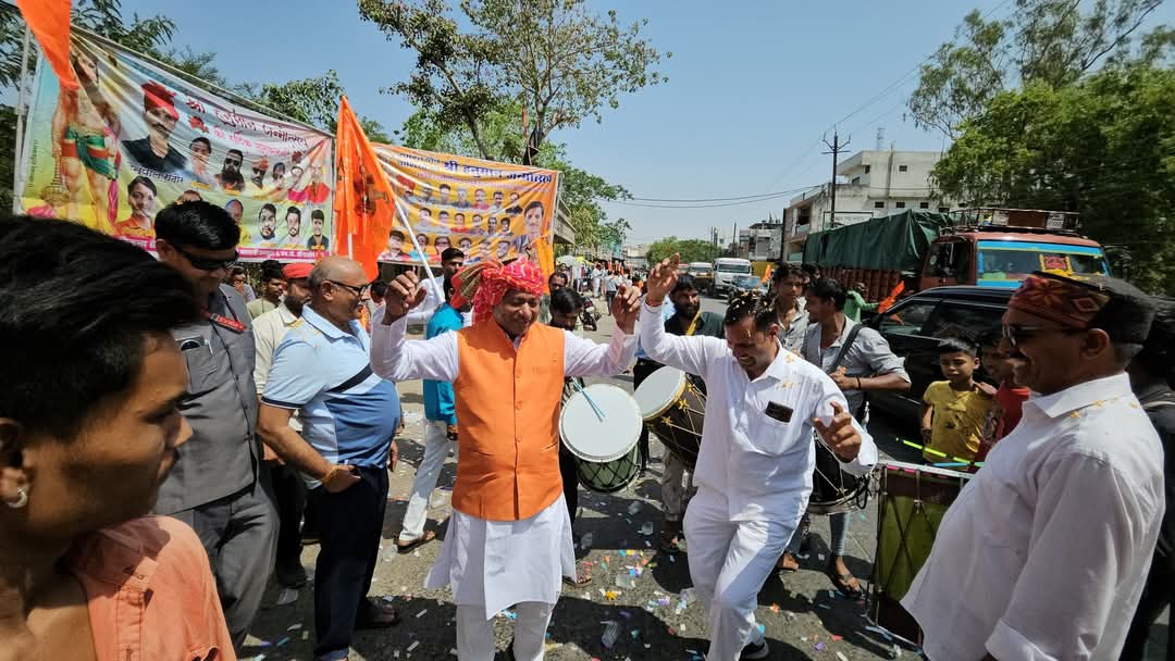 हनुमान जन्मोत्सव कार्यक्रम में विधायक हुए शामिल,गुराड़िया वर्मा,धुराडा कला,सिद्दीकगंज में जल गंगा संवर्धन अभियान का किया शुभारम्भ, आवास योजना के वितरित किये स्वीकृति पत्र