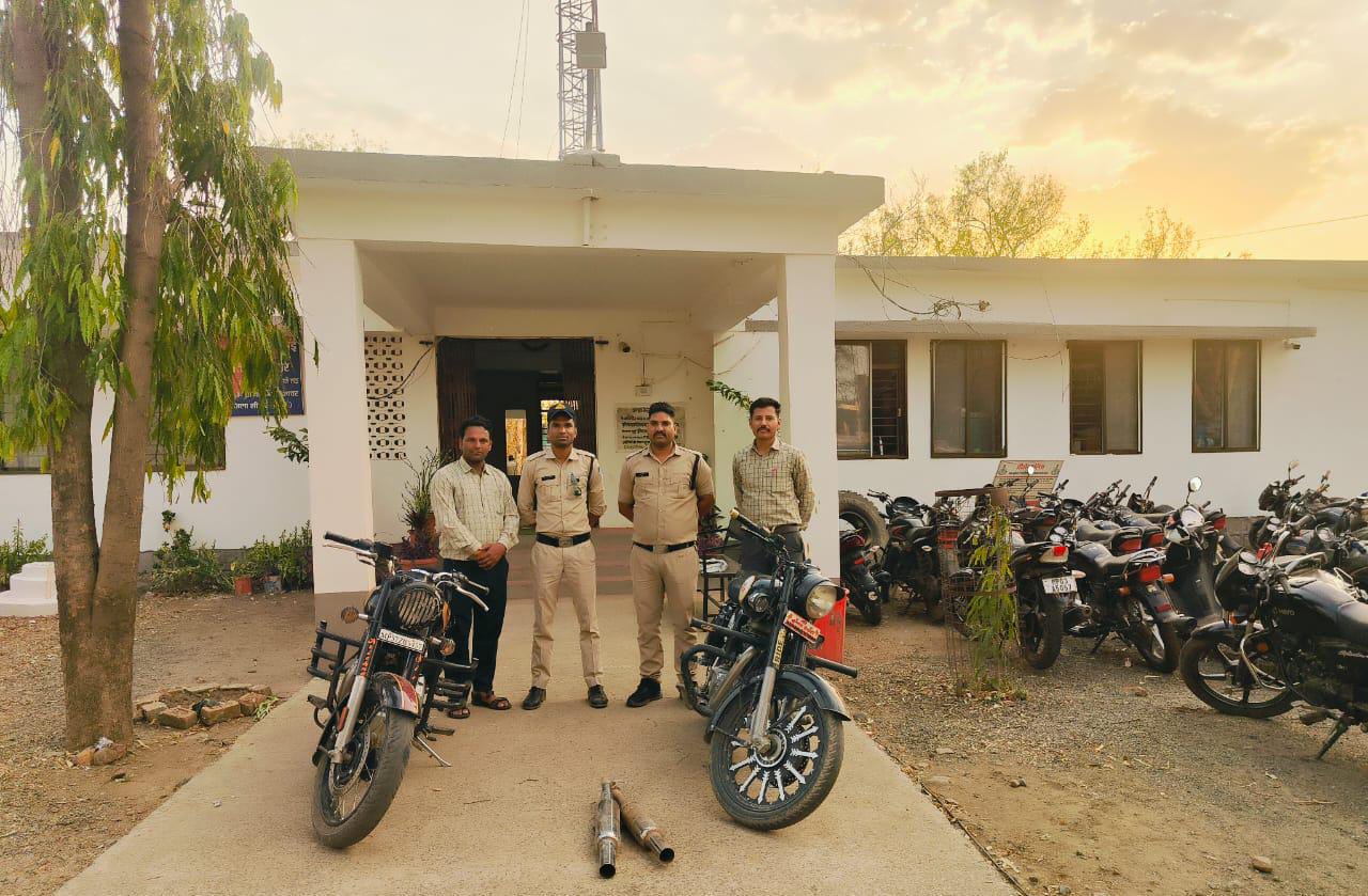 थाना जावर पुलिस द्वारा तेज आवाज वाली बुलेट मोटरसाइकिलों पर कार्रवाई